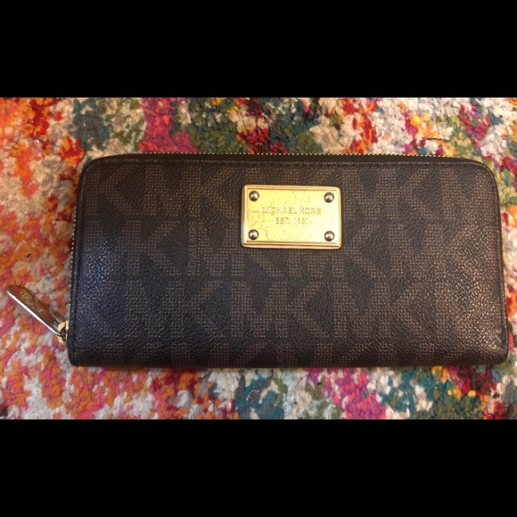 Michael Kors Handbags - Michael Kors Wallet